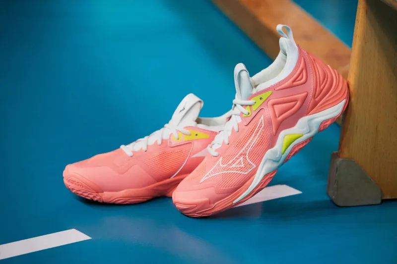 Топ волейбольных кроссовок 2024: Обзор лучших моделей